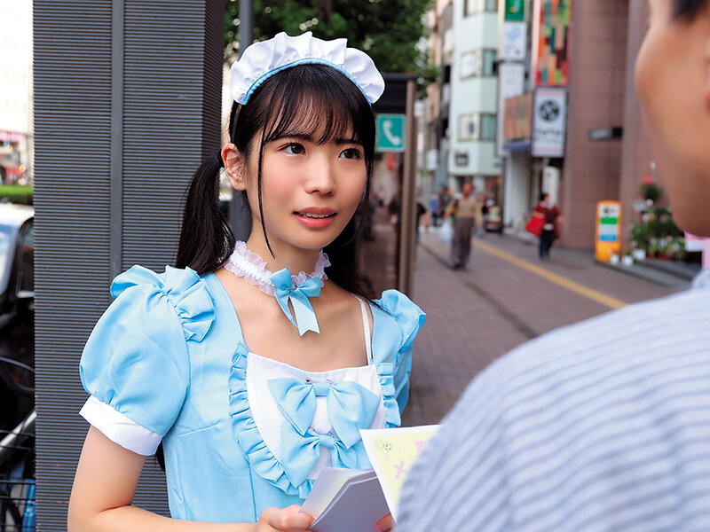 希咲那奈のメイドコスプレ