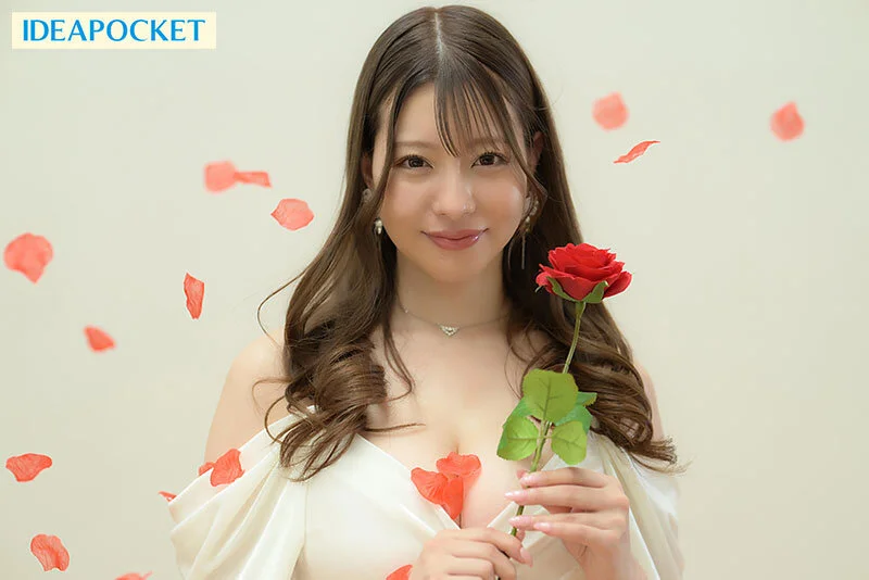 ひなの花音（朝海汐）の巨乳